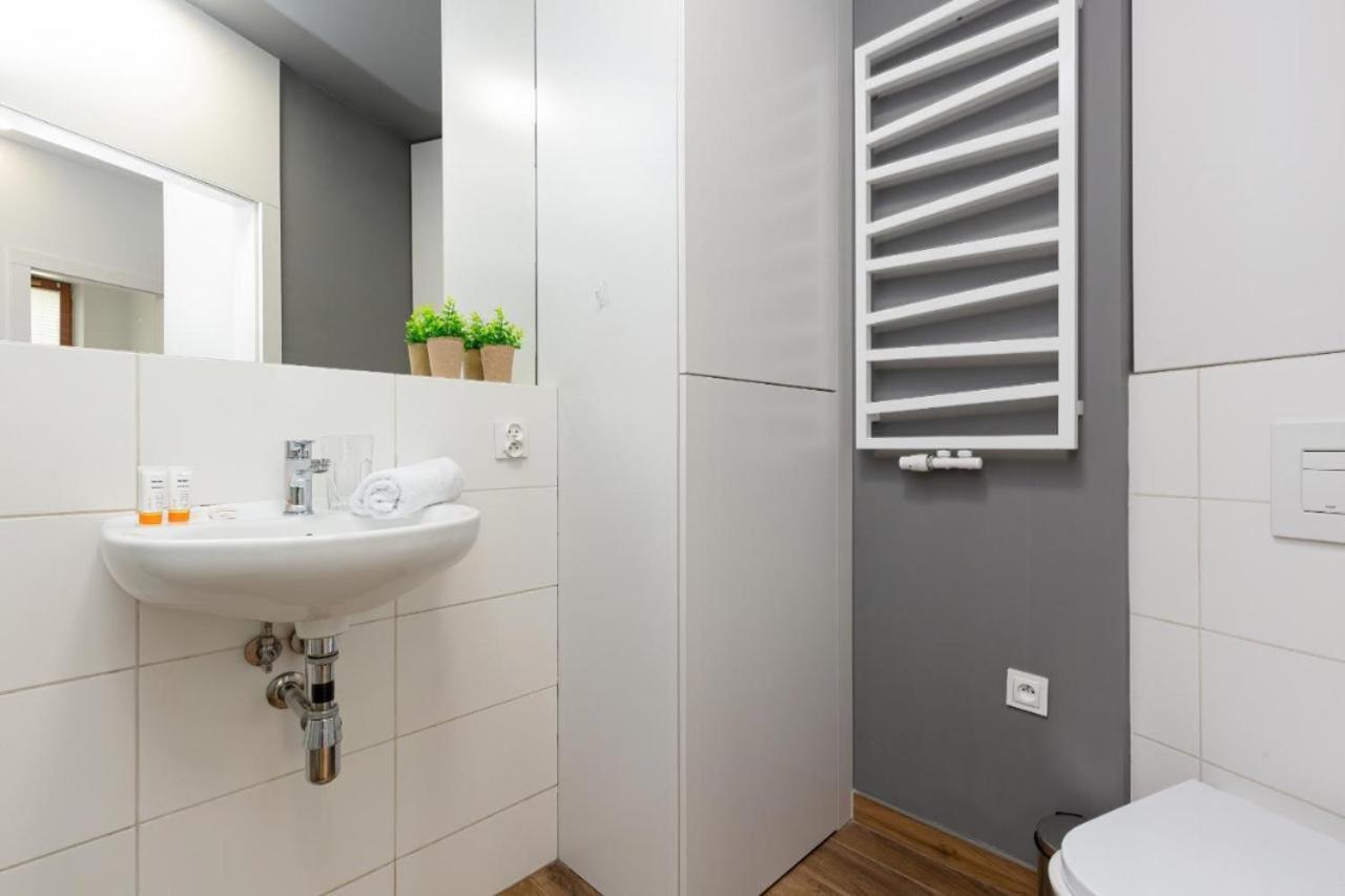 Modern Apartment Near Hilton Varşova Dış mekan fotoğraf