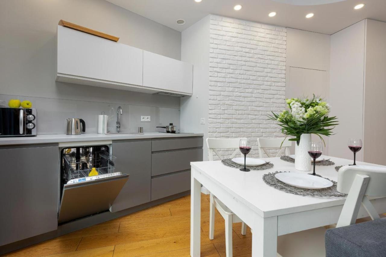 Modern Apartment Near Hilton Varşova Dış mekan fotoğraf